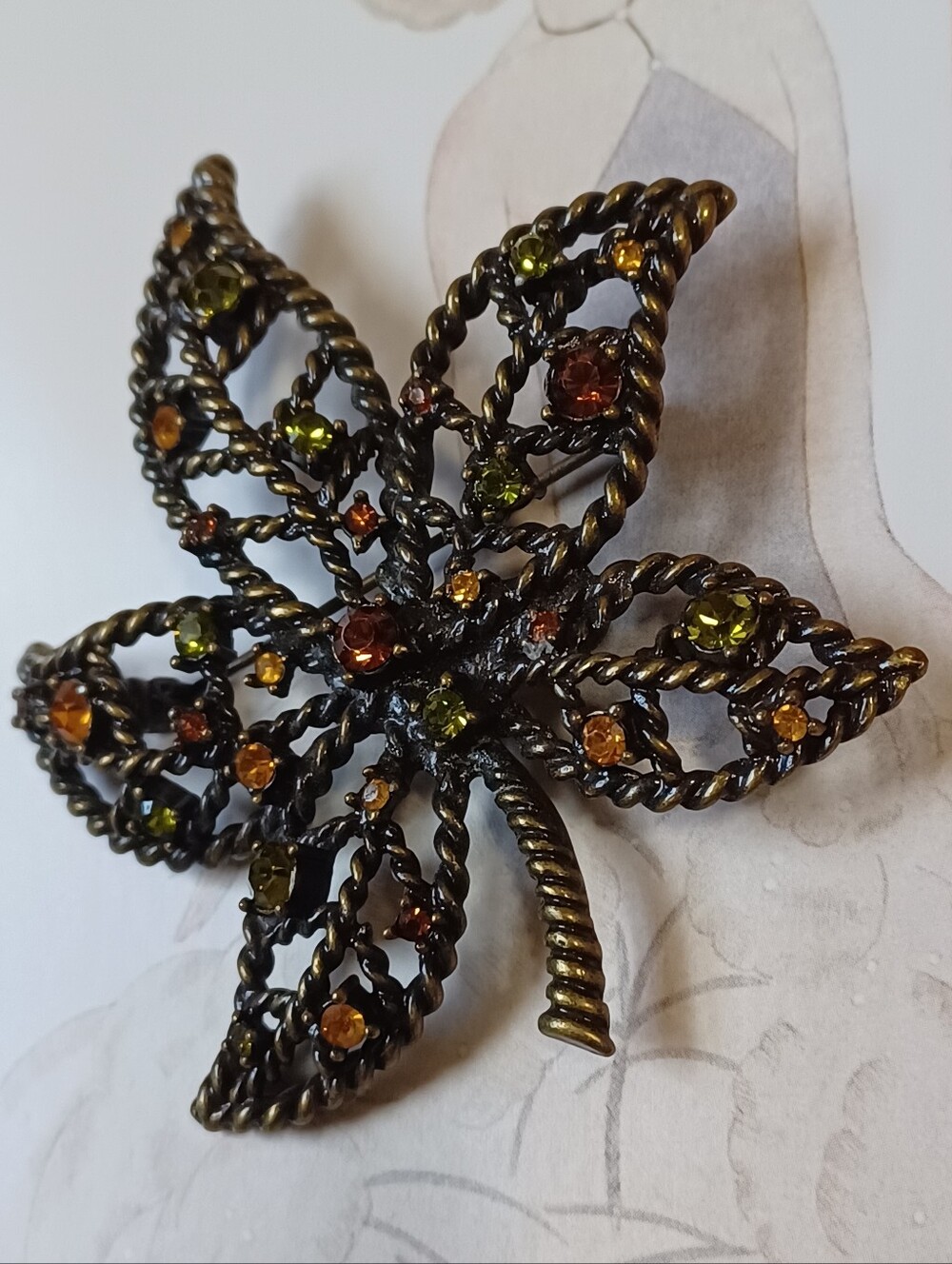 Vintage Avon NR Fall Rhinestone Leaf Pin Brooch 🍀 - Picture 3 of 7